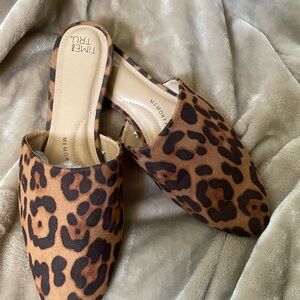 Leopard Suede Slip-On Mules Shoes for Comfort 8.5